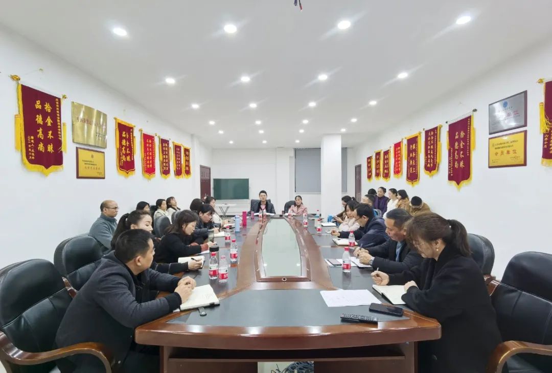 遠(yuǎn)程監(jiān)控,報警巡邏,清機加鈔,清分整點,憑證寄庫,頭寸箱寄庫,商鋪安保,智能家居